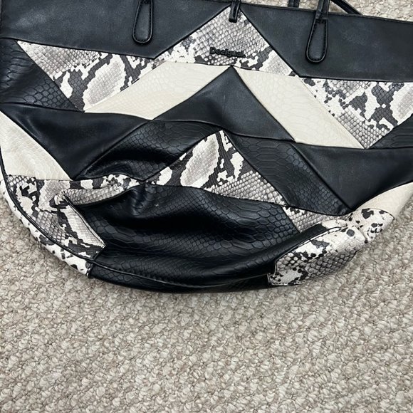 Desigual Black and Gray Wallet with Chevron Design - Picture 2 of 6